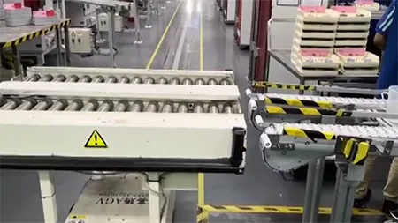 Sistem Conveyor untuk Industri Optik