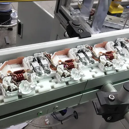 Plastic Chain Conveyor untuk Circuit Breaker